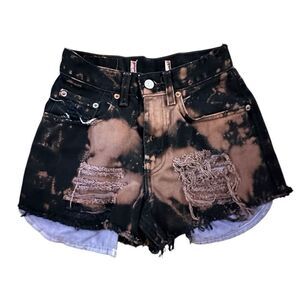 Levi’s ~ Black 550 Tie Dye shorts~ hardware detail on back pocket ~ size 12slim